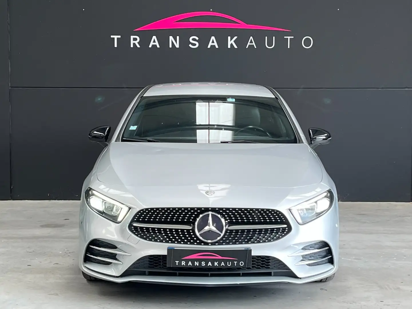 Mercedes-Benz AMG Line Grau - 2