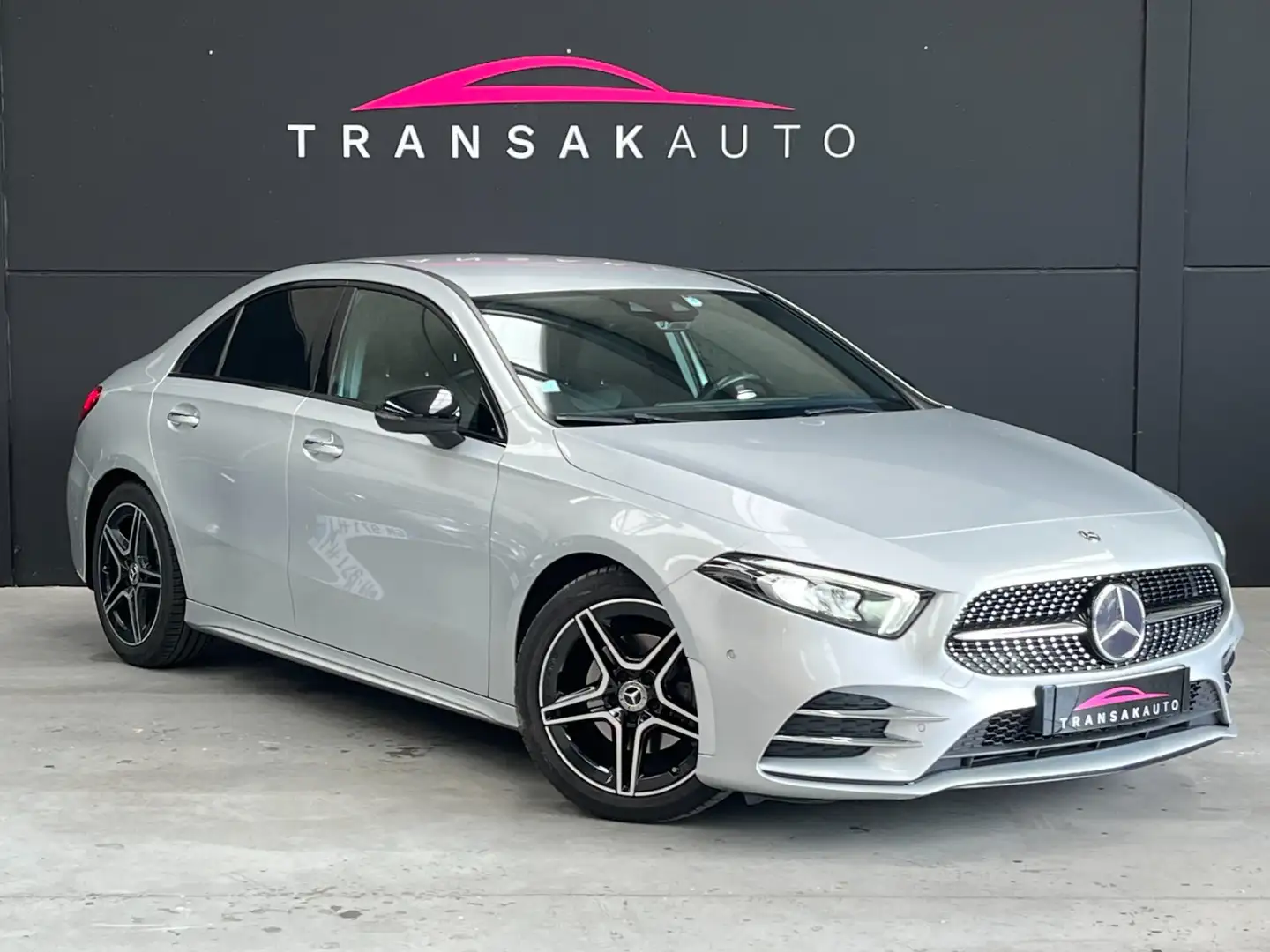 Mercedes-Benz AMG Line Grau - 1