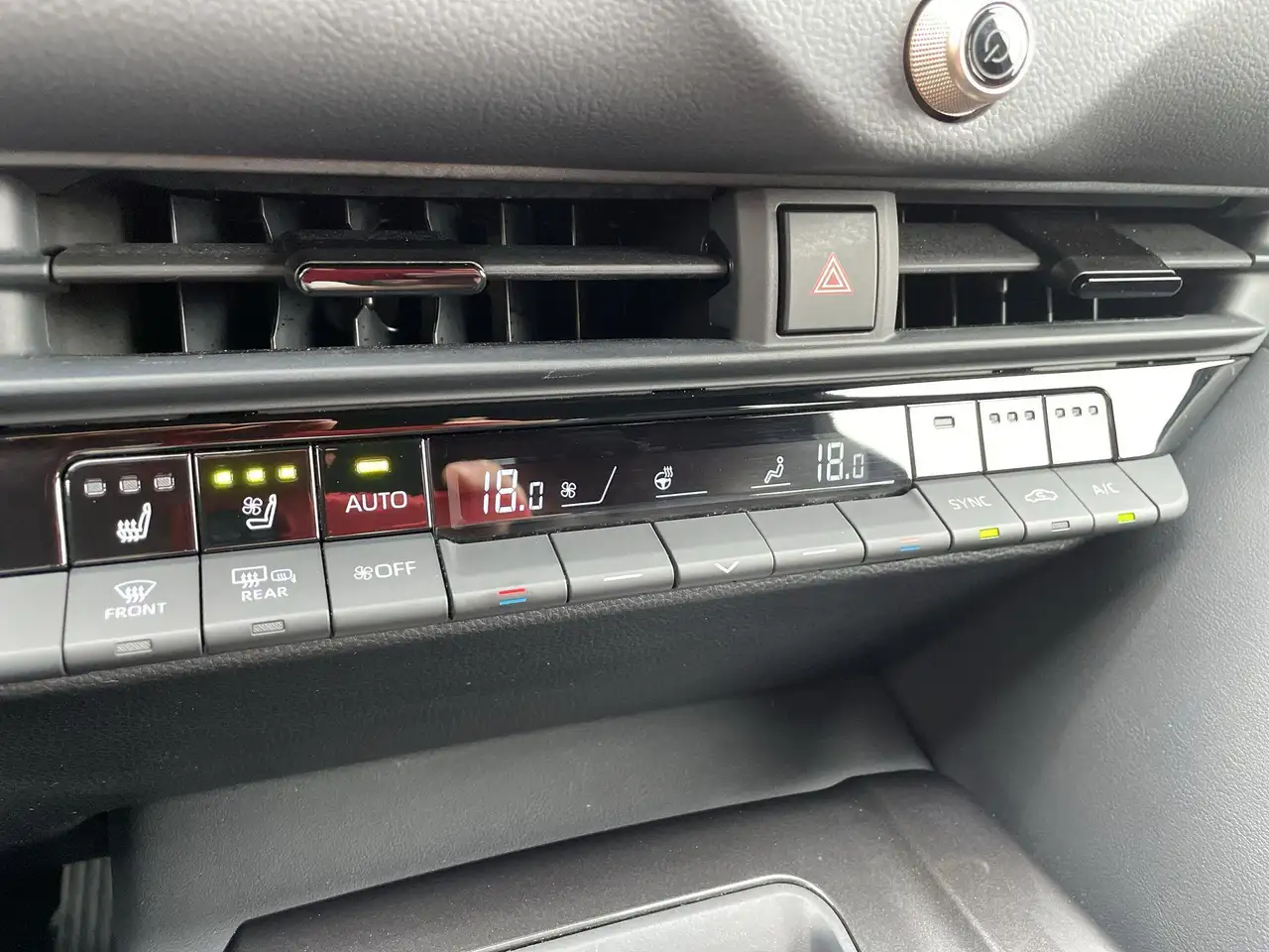 Toyota Crown снимка Toyota Crown