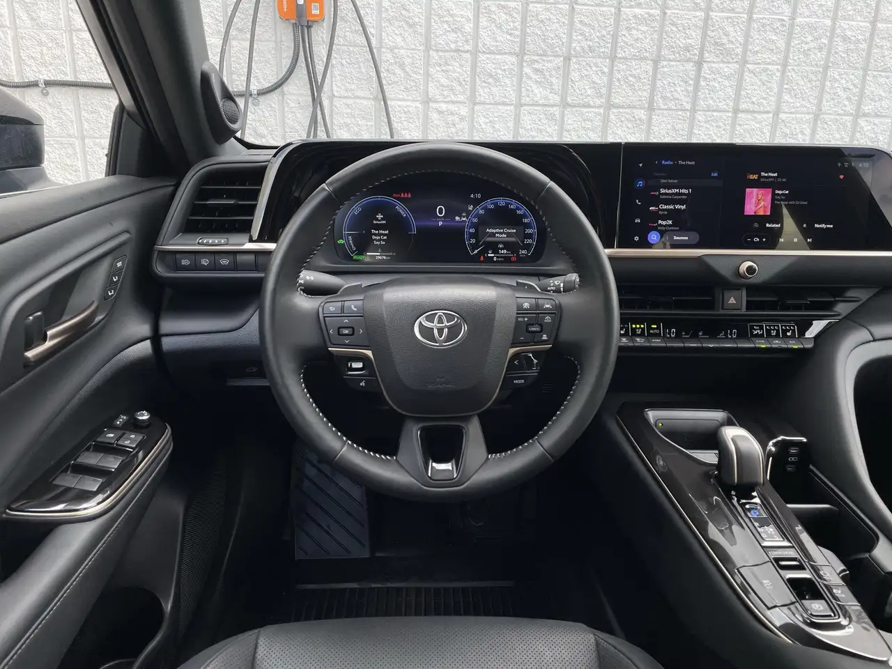 Toyota Crown снимка Toyota Crown