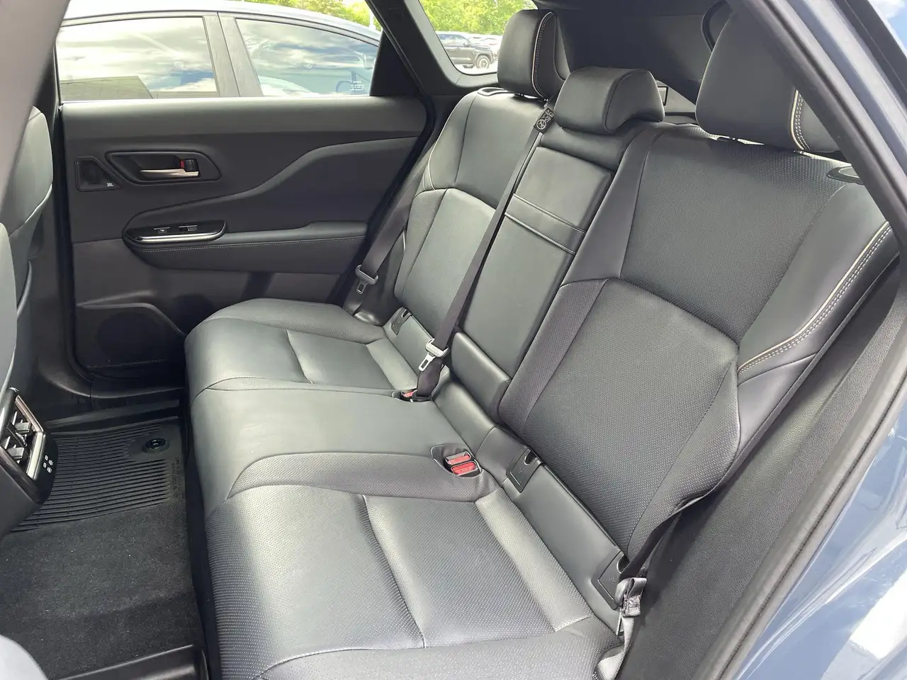 Toyota Crown снимка Toyota Crown