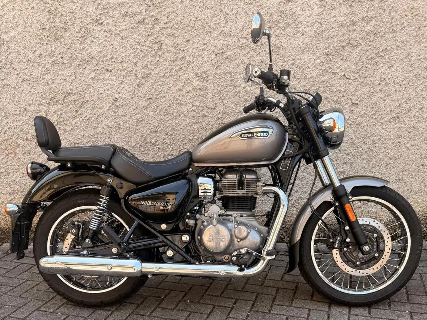 Royal Enfield Meteor 350 Gris - 2