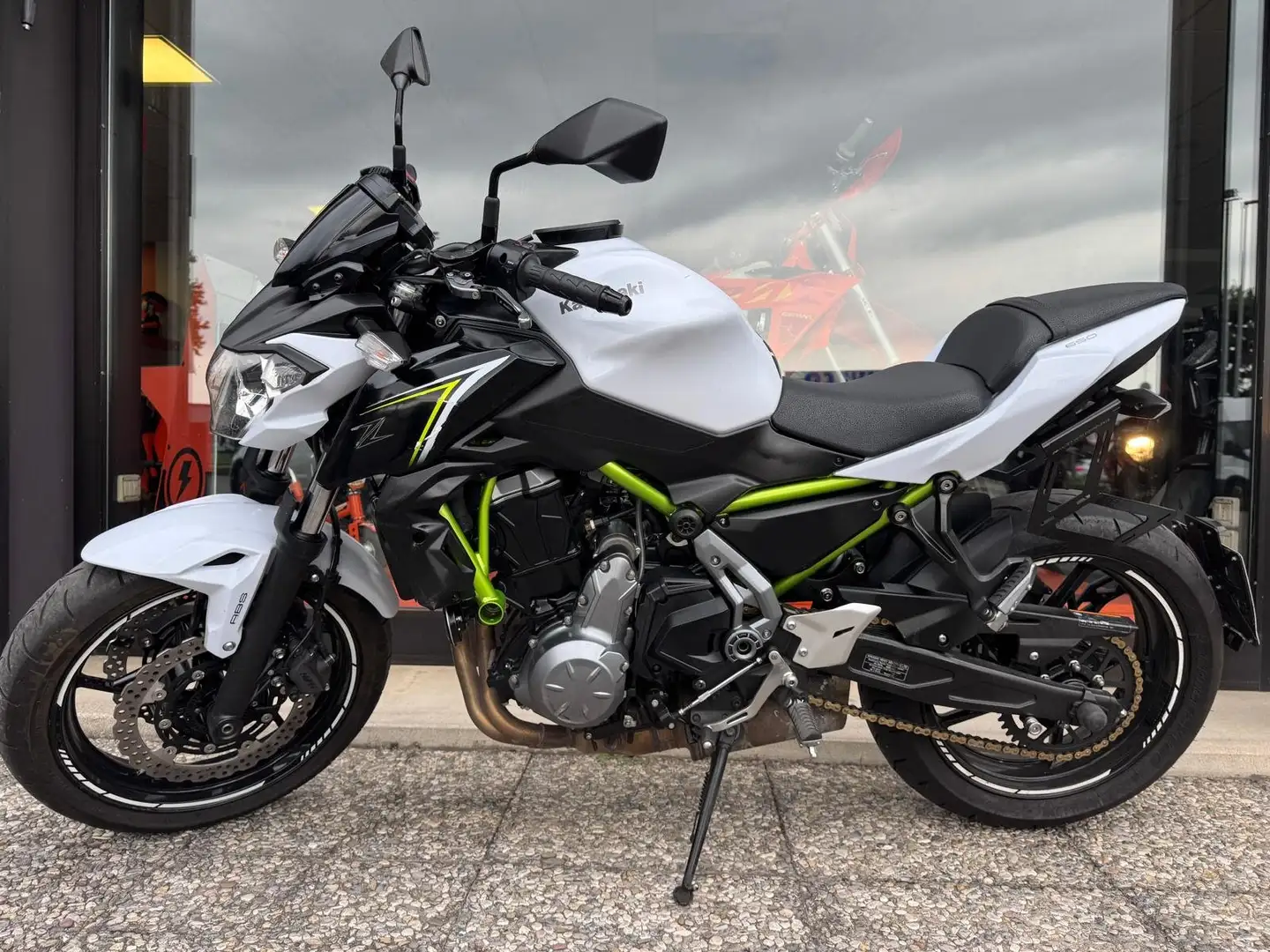 Kawasaki Z 650 ABS Bianco - 1