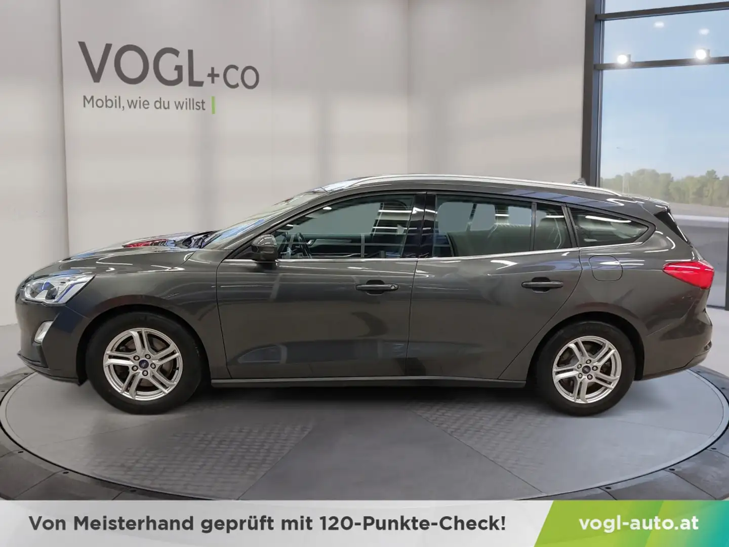 Ford Focus Traveller 1,5 EcoBlue Diesel Trend Edition Busin Grijs - 2