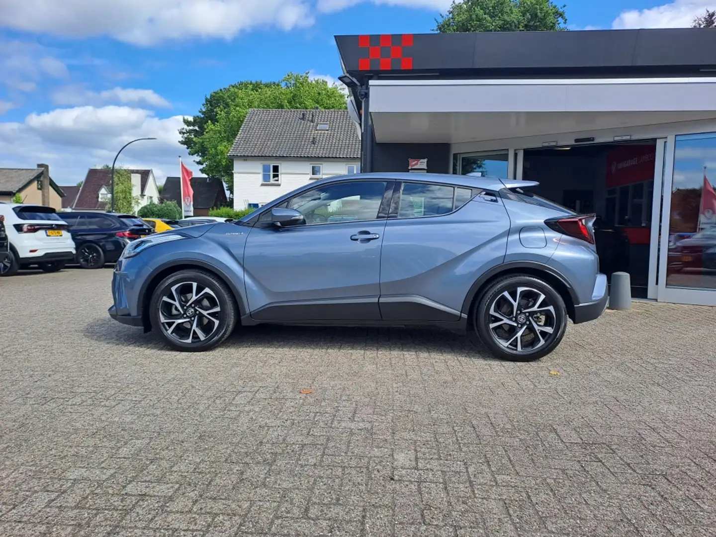 Toyota C-HR 2.0 Hybrid 184PK Dynamic Trekhaak Grijs - 2