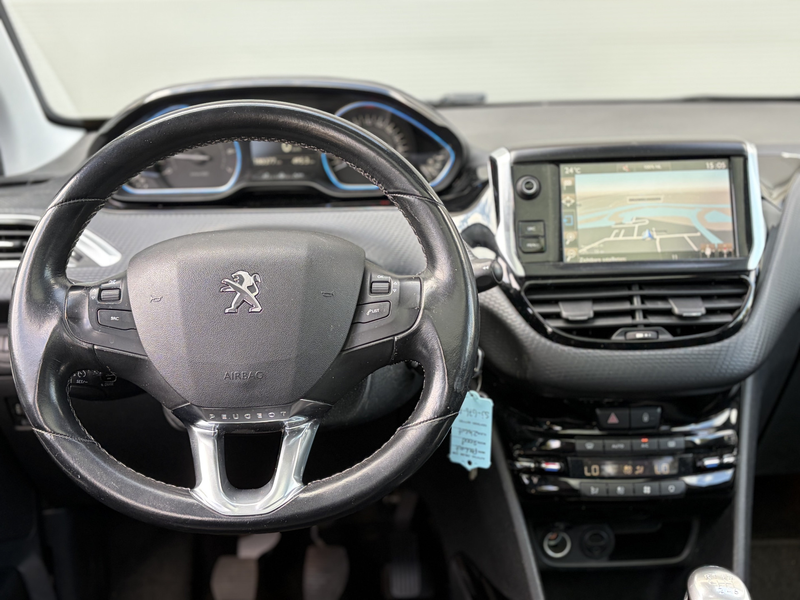 Peugeot 2008 1.2 PureTech GT-line | Airco | Camera | Panorama d — photo 10