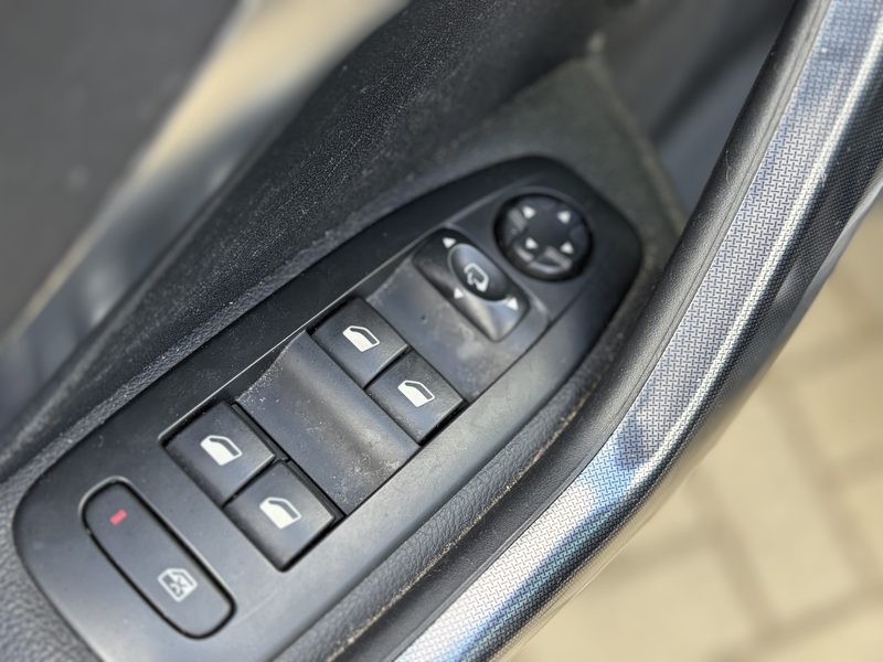 Peugeot 2008 1.2 PureTech GT-line | Airco | Camera | Panorama d — photo 11