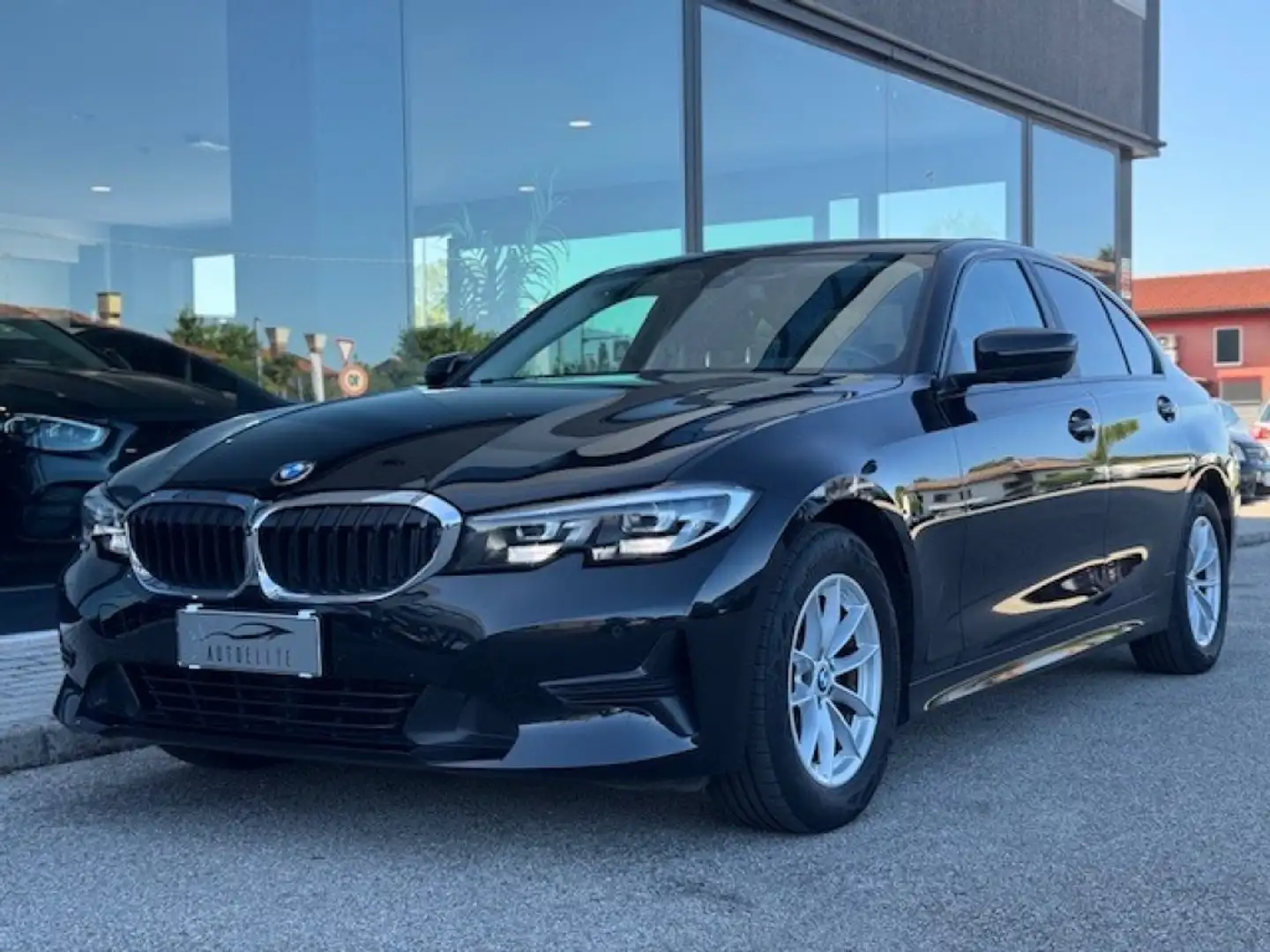 BMW 318 d 150CV Berlina Business Advantage Nero - 1