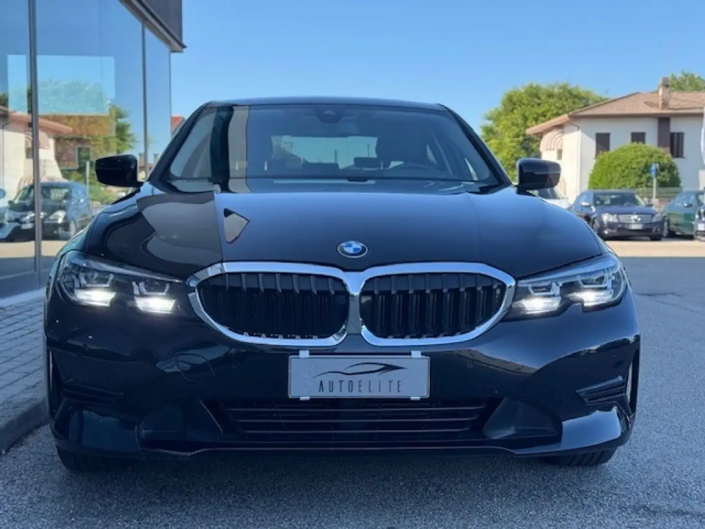 BMW 318 d 150CV Berlina Business Advantage Nero - 2