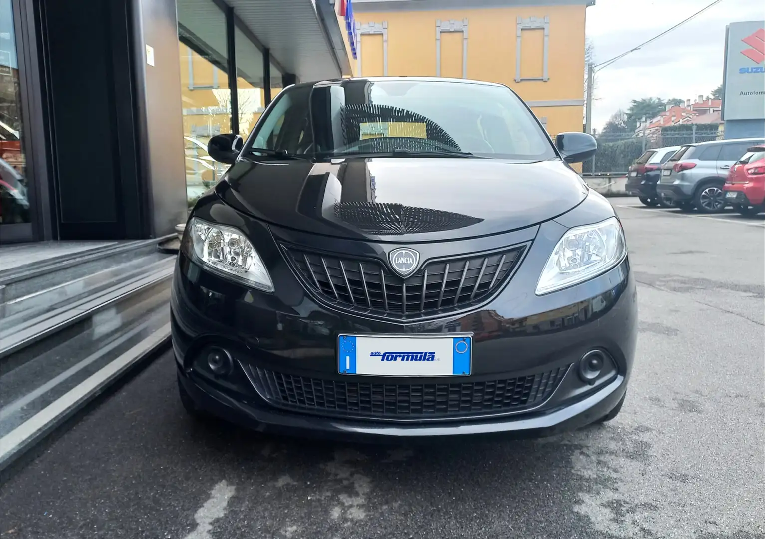 Lancia Ypsilon 1.0 FireFly 5 porte S&S Hybryd Gold Nero - 2