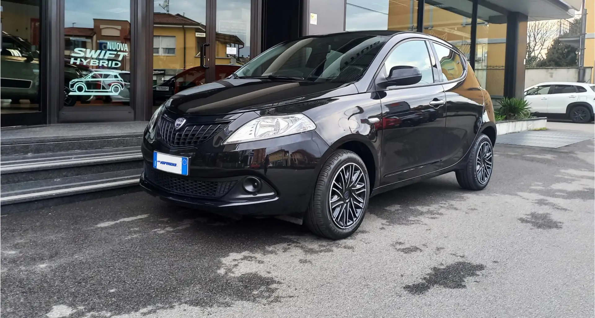 Lancia Ypsilon 1.0 FireFly 5 porte S&S Hybryd Gold Nero - 1