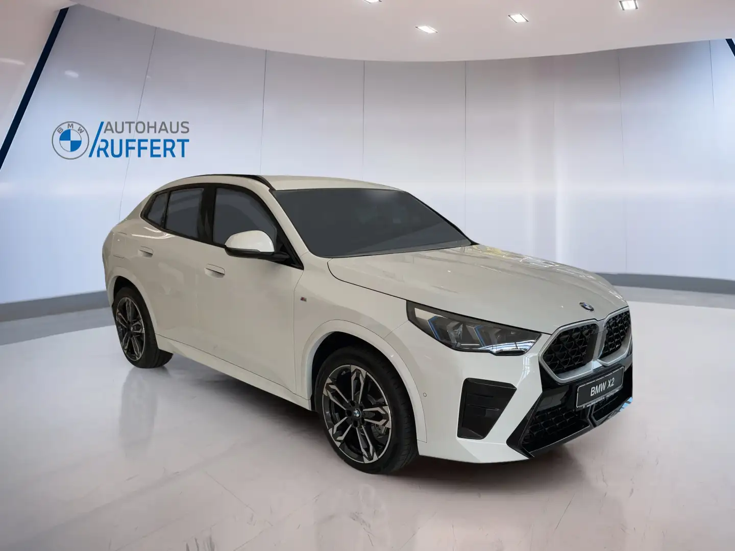 BMW X2 sDrive18d   M Sportpaket DAB LED RFK Shz PDC Weiß - 2