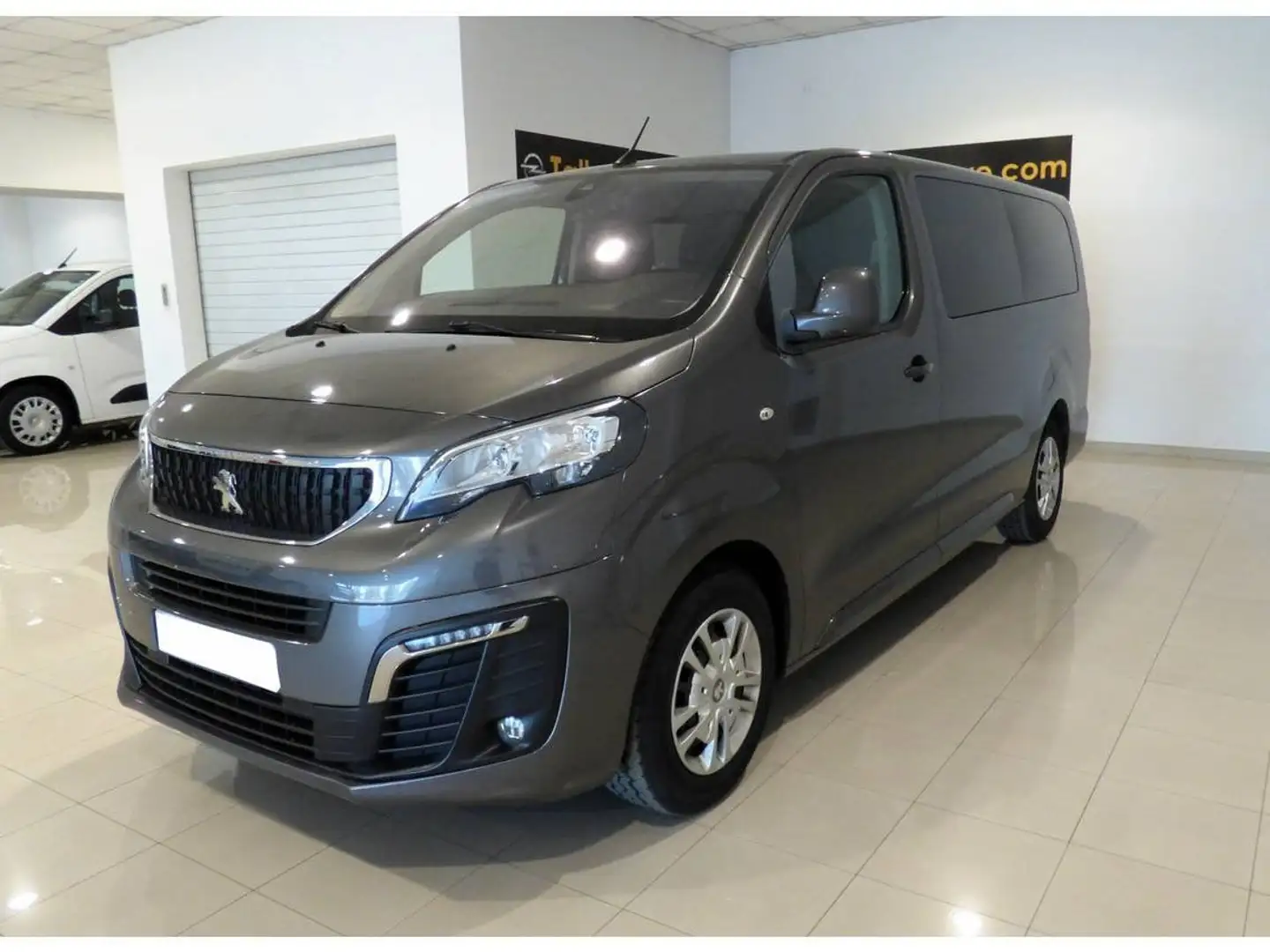 Peugeot Traveller Active 1.6 BlueHDi 88KW (120CV) Long Grijs - 1