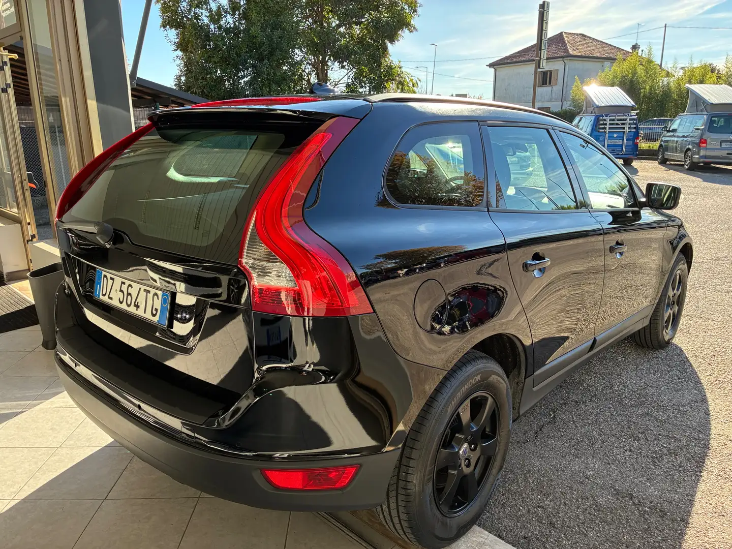 Volvo XC60 XC60 2.4d 175 cv Momentum Nero - 2