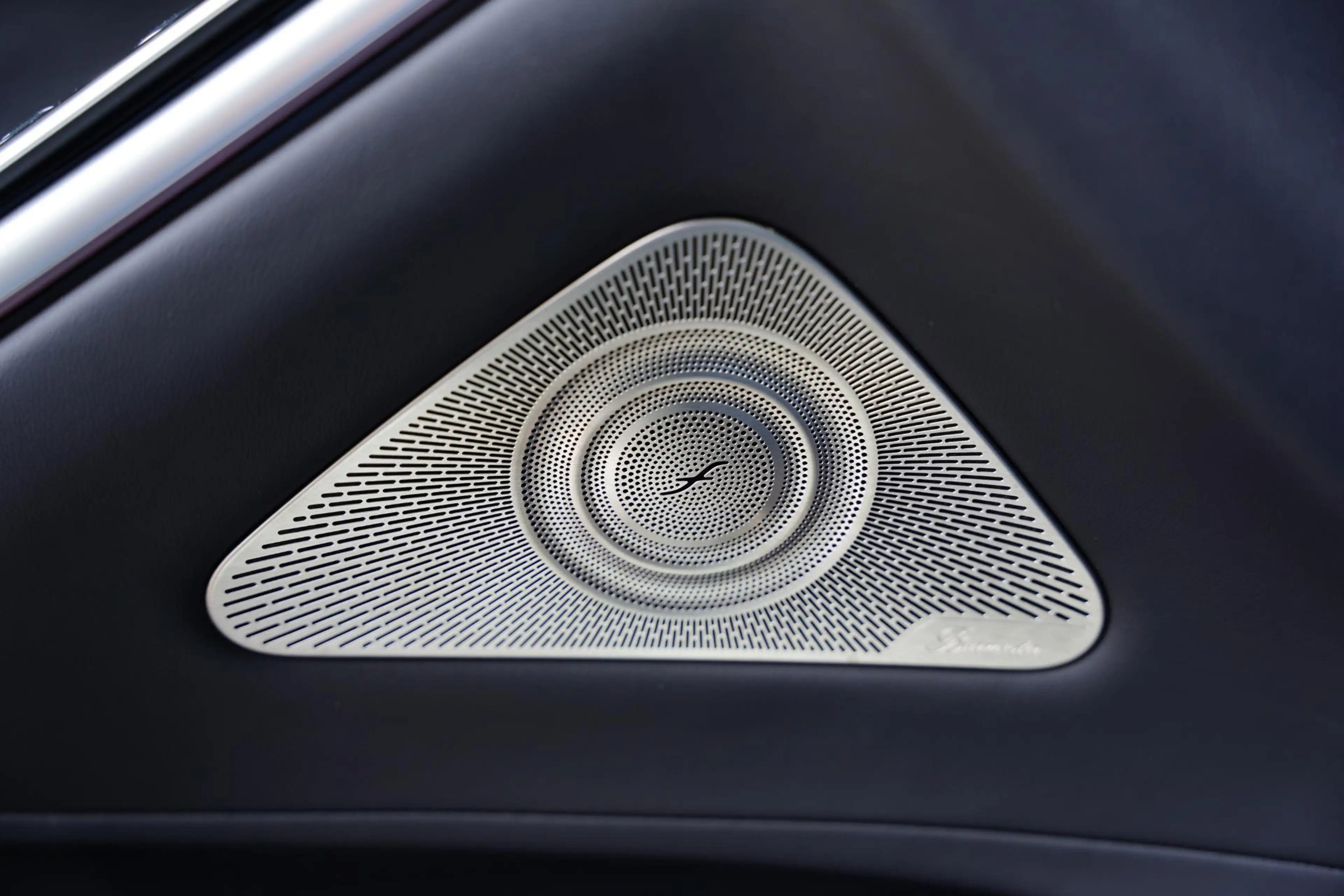 Mercedes-Benz S 63 AMG S E Performance / Carbon / Burmester — photo 25
