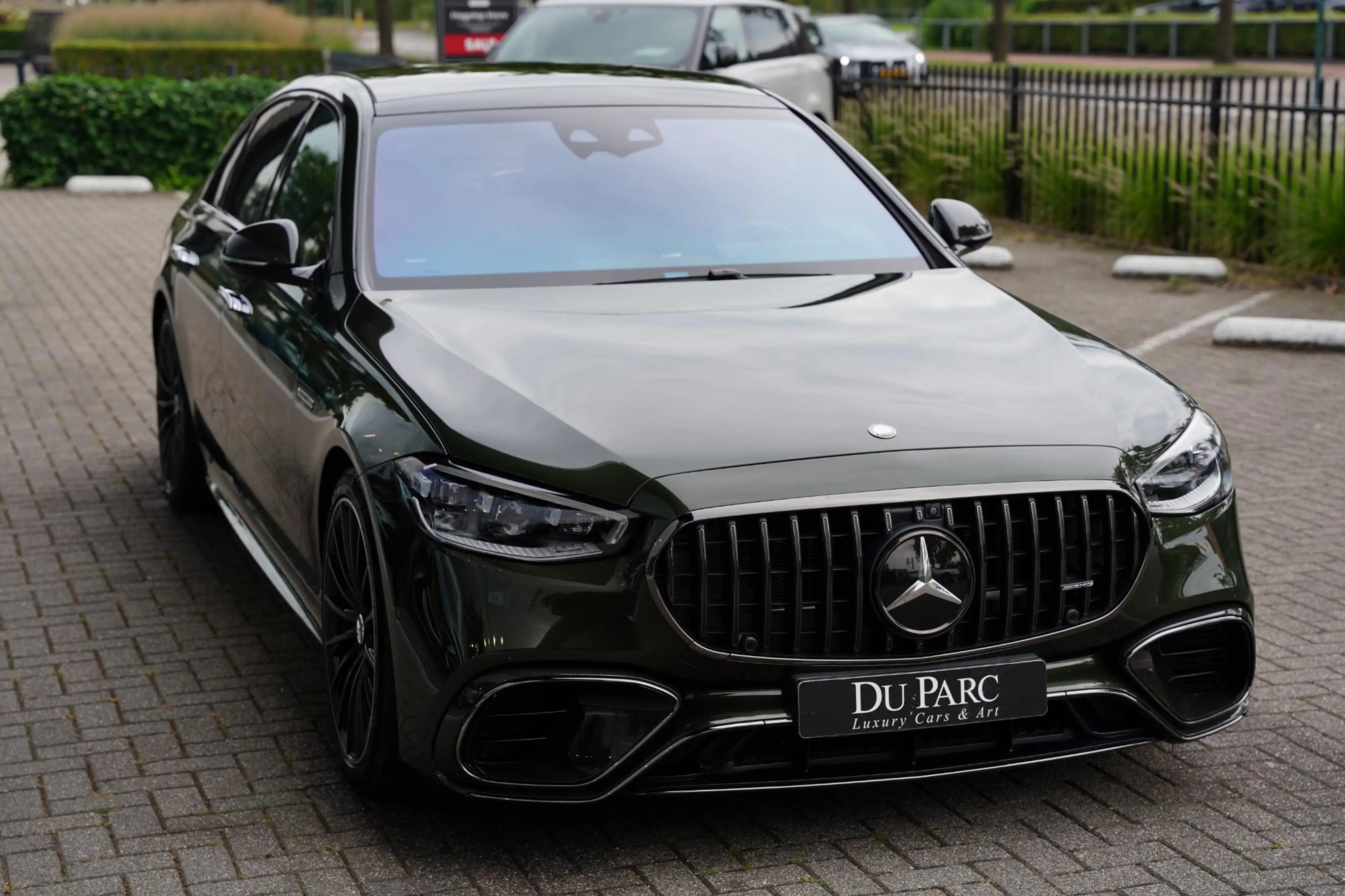 Mercedes-Benz S 63 AMG S E Performance / Carbon / Burmester — photo 38