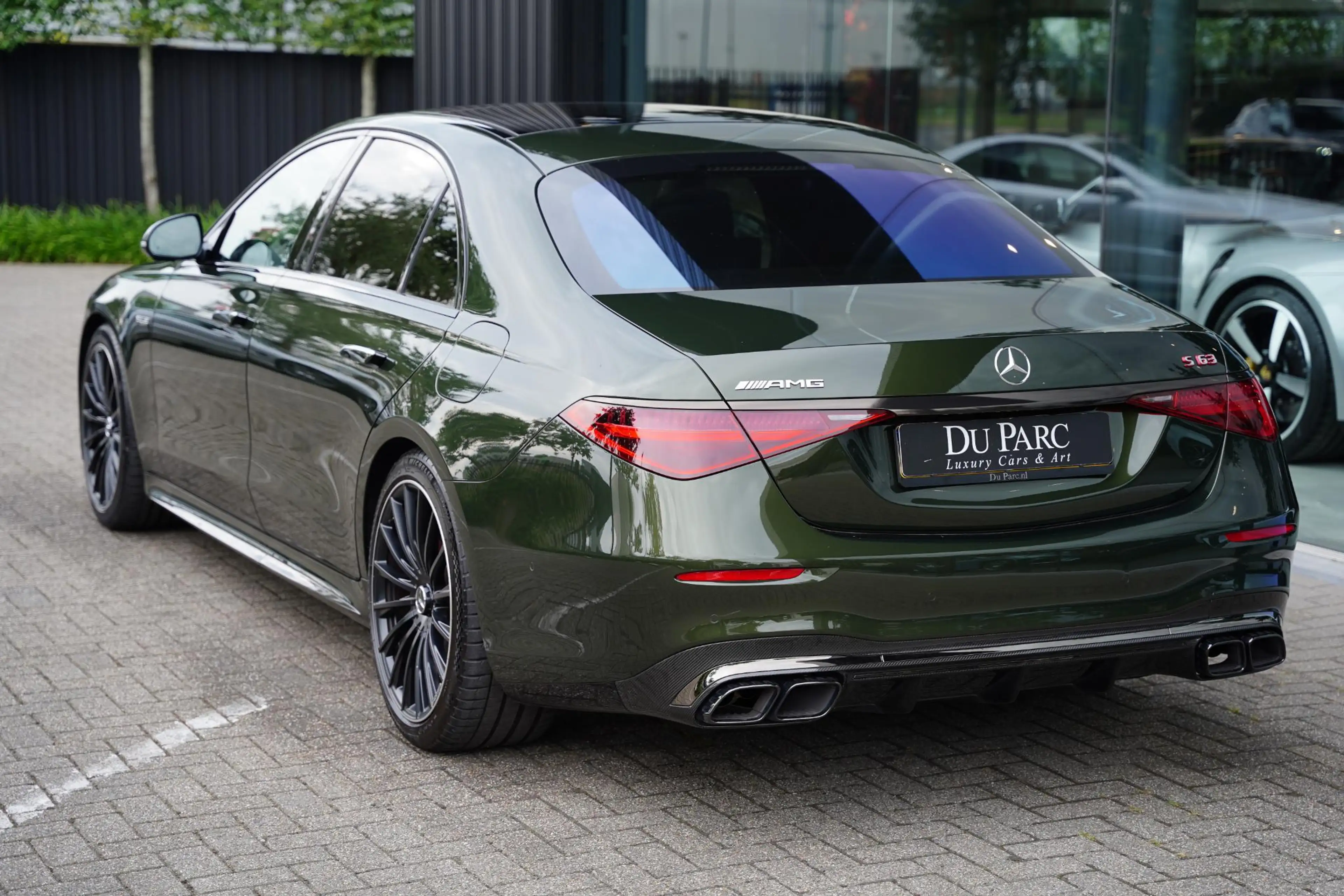 Mercedes-Benz S 63 AMG S E Performance / Carbon / Burmester — photo 3