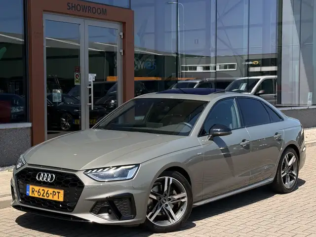 Audi A4 view 3
