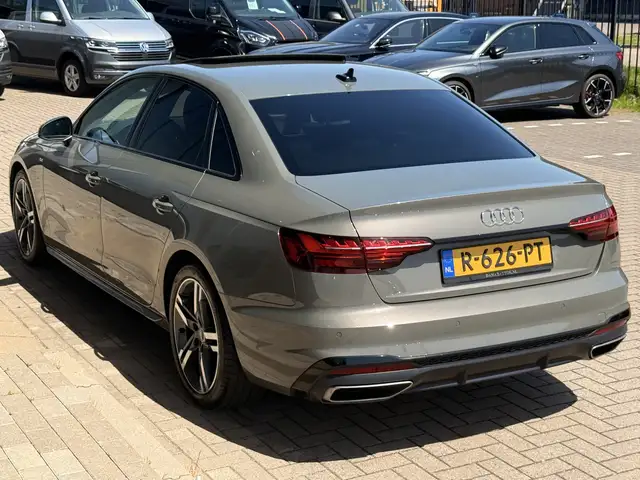 Audi A4 view 13
