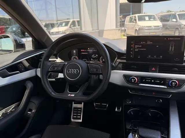 Audi A4 view 18
