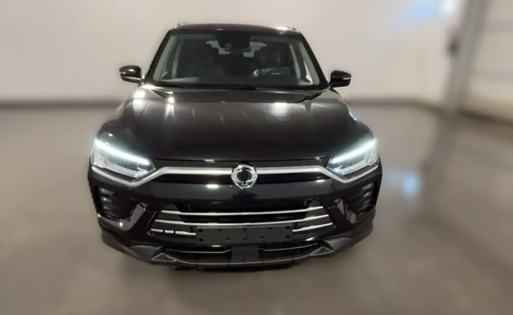 SsangYong Korando 1.5 GDI-Turbo 2WD aut. DREAM Schwarz - 2