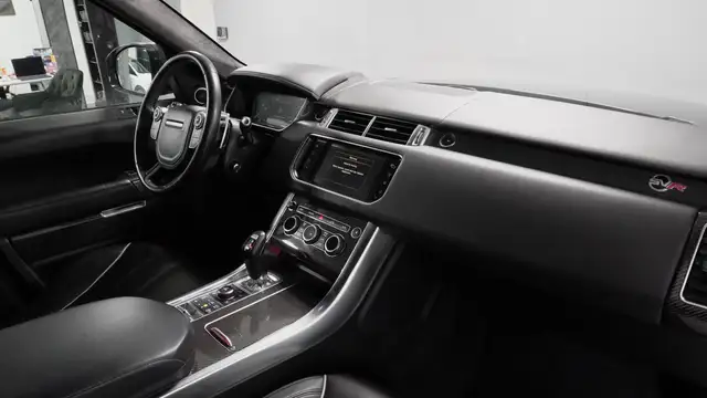Land Rover Range Rover Sport SVR SUV V8 5.5l Ansicht 15