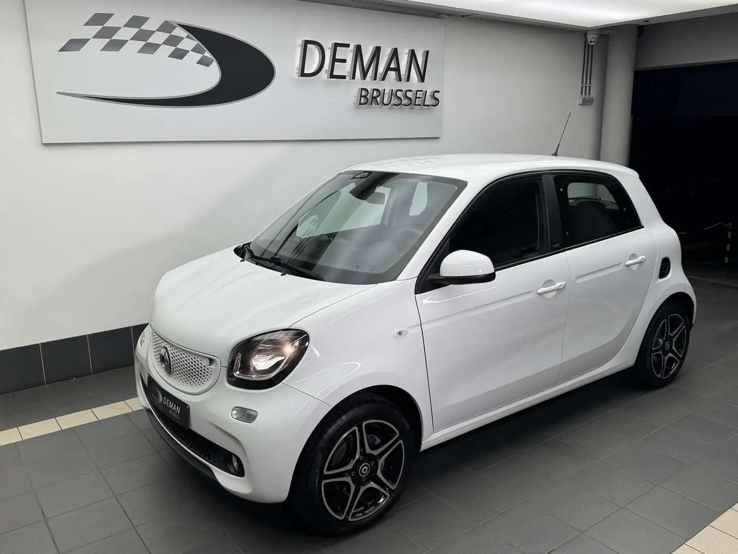 smart forFour 1.0i Passion Auto Blanc - 1