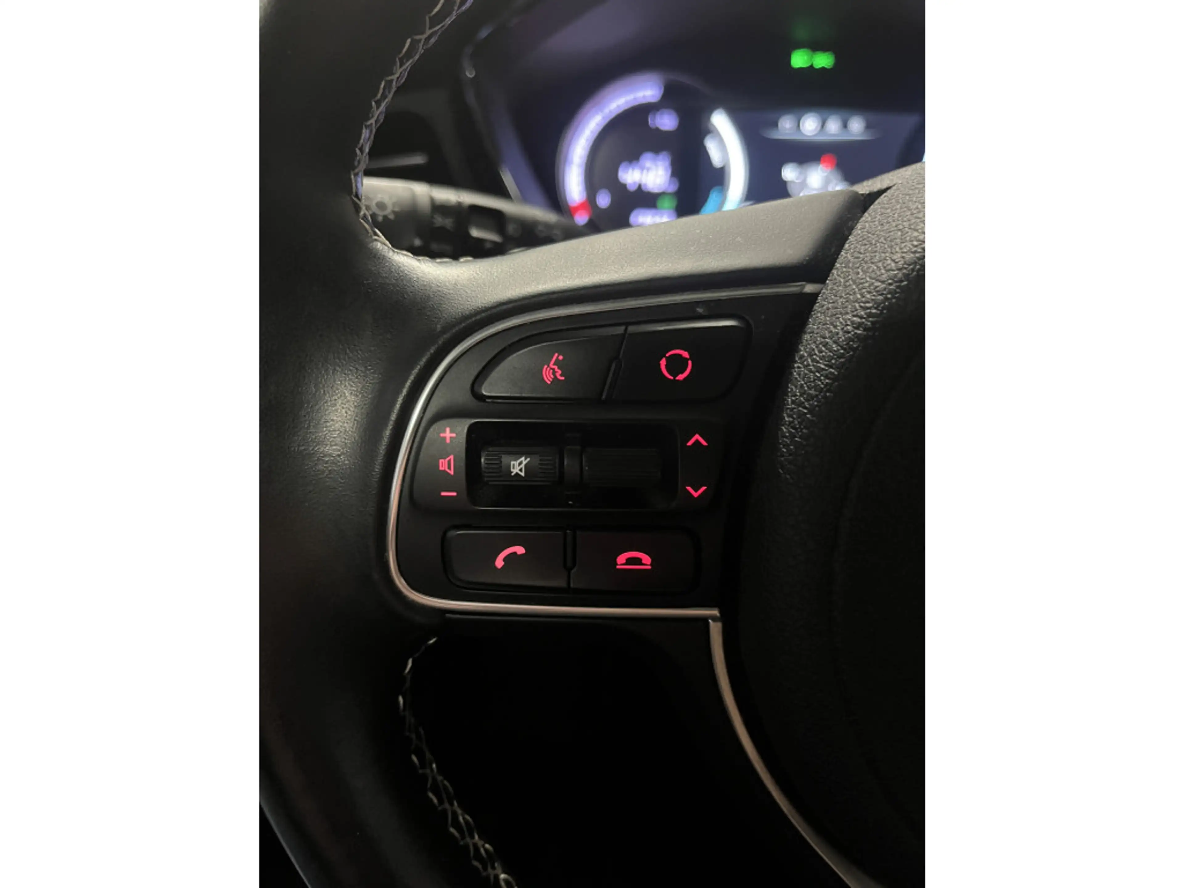Kia e-Niro DynamicPlusLine 64 kWh 1E EIGN/ECC/3 FASE/99,4%SOH — photo 28