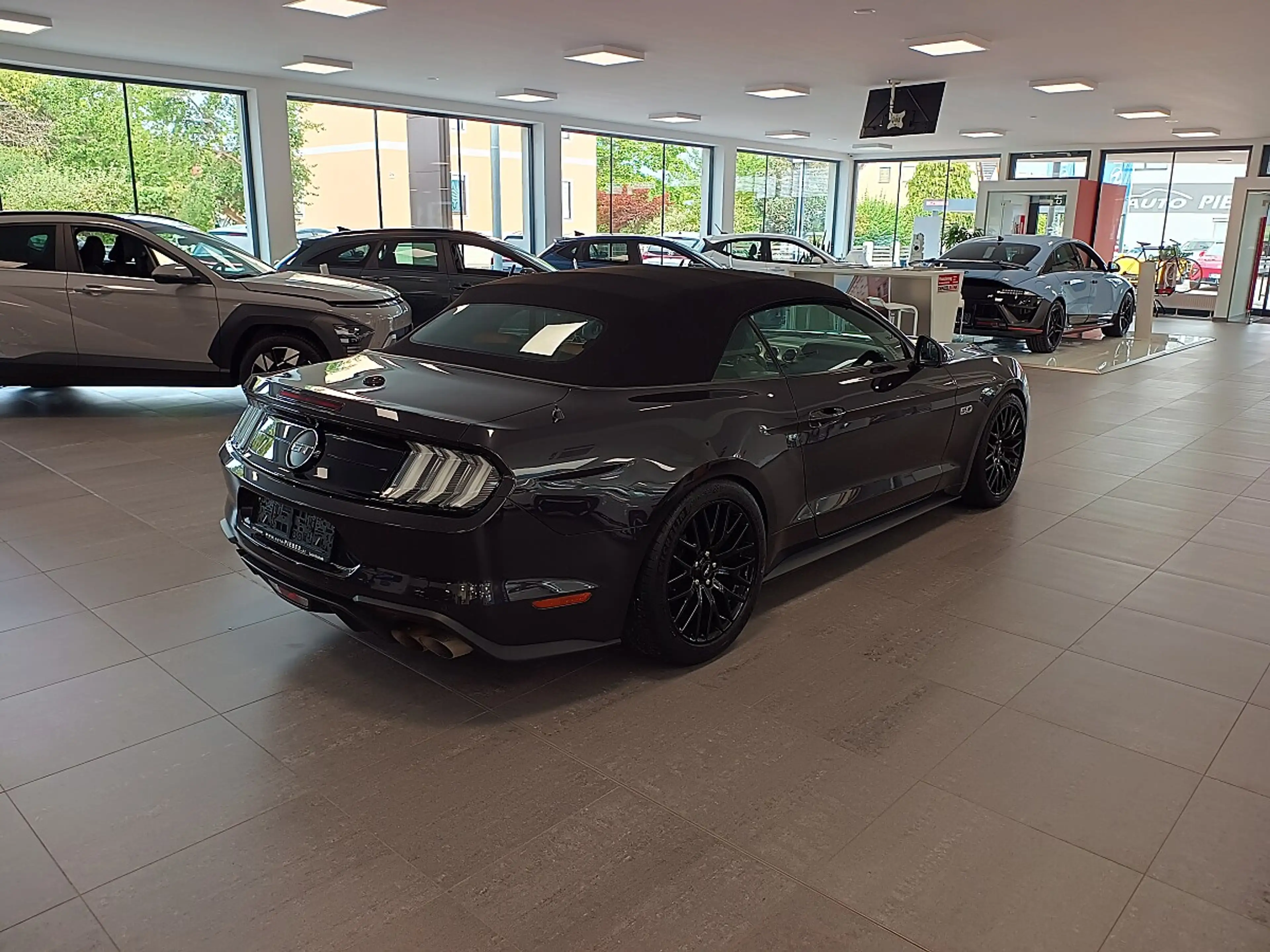 Ford Mustang 5,0 Ti-VCT V8 GT Cabrio Aut. *Navi*LED*SHZ* — photo 5
