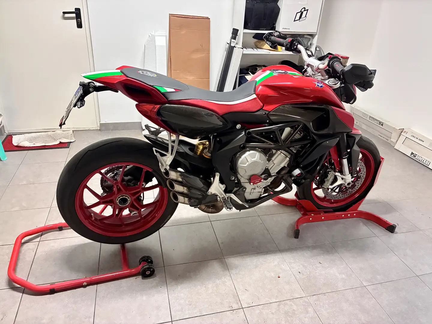 MV Agusta Rivale 800 AES - 1
