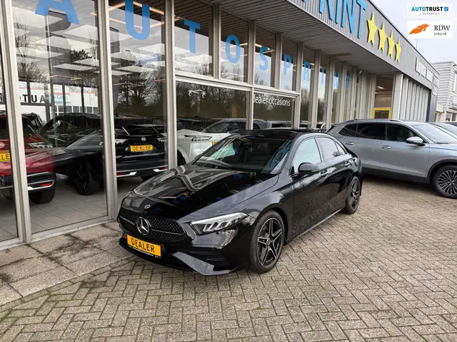 Mercedes-Benz A 200 AMG Line / PANORAMADAK / VOL VOL OP OPTIE