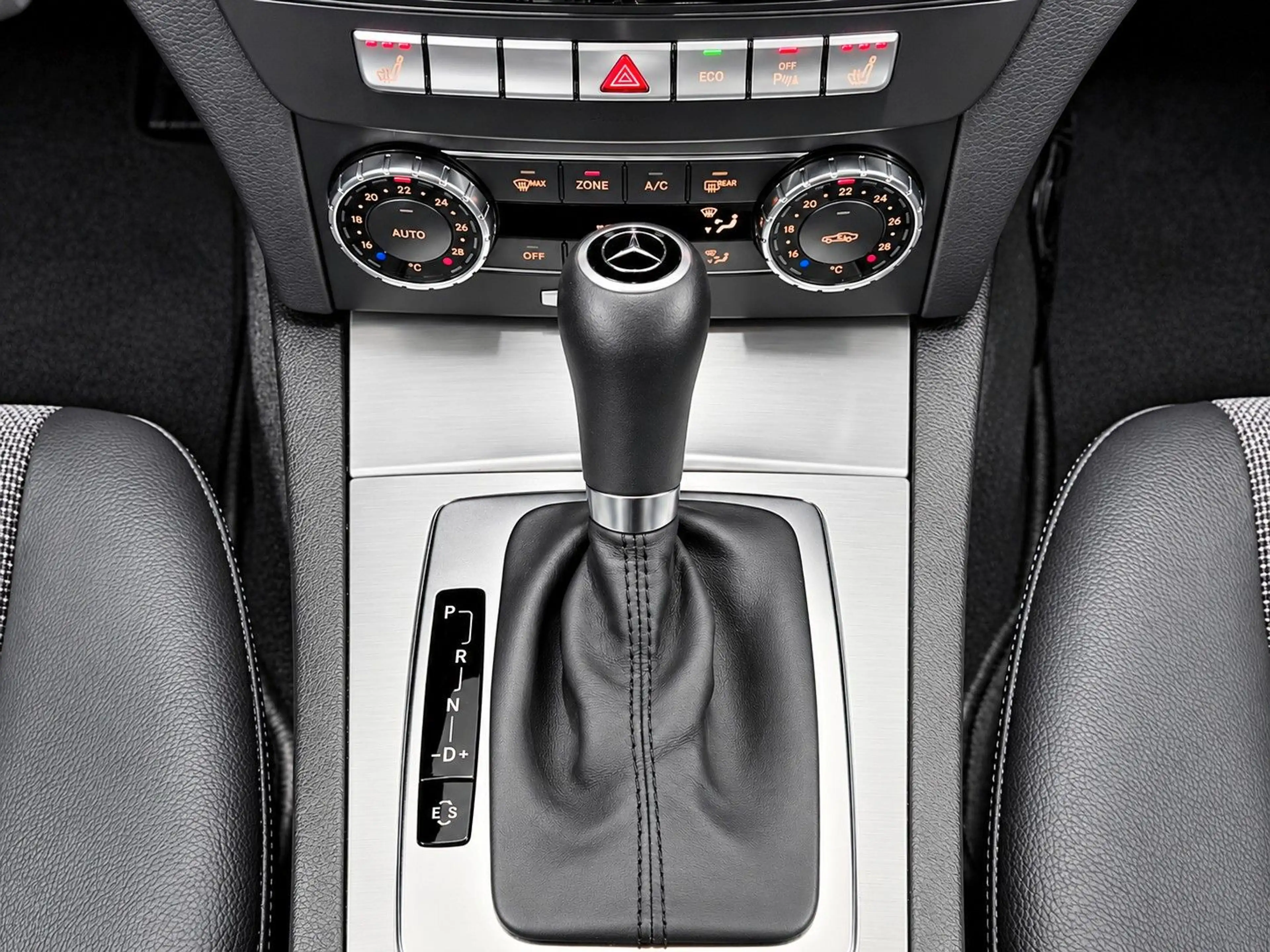 Mercedes-Benz C 180 CGI 7G-TRONIC AVANTGARDE*AUS 2 HAND* — photo 13