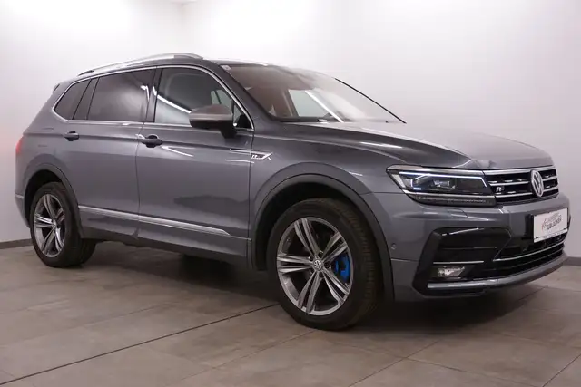 Volkswagen Tiguan Allspace Highline 4Motion // R-line // Paoramad. // AHK //