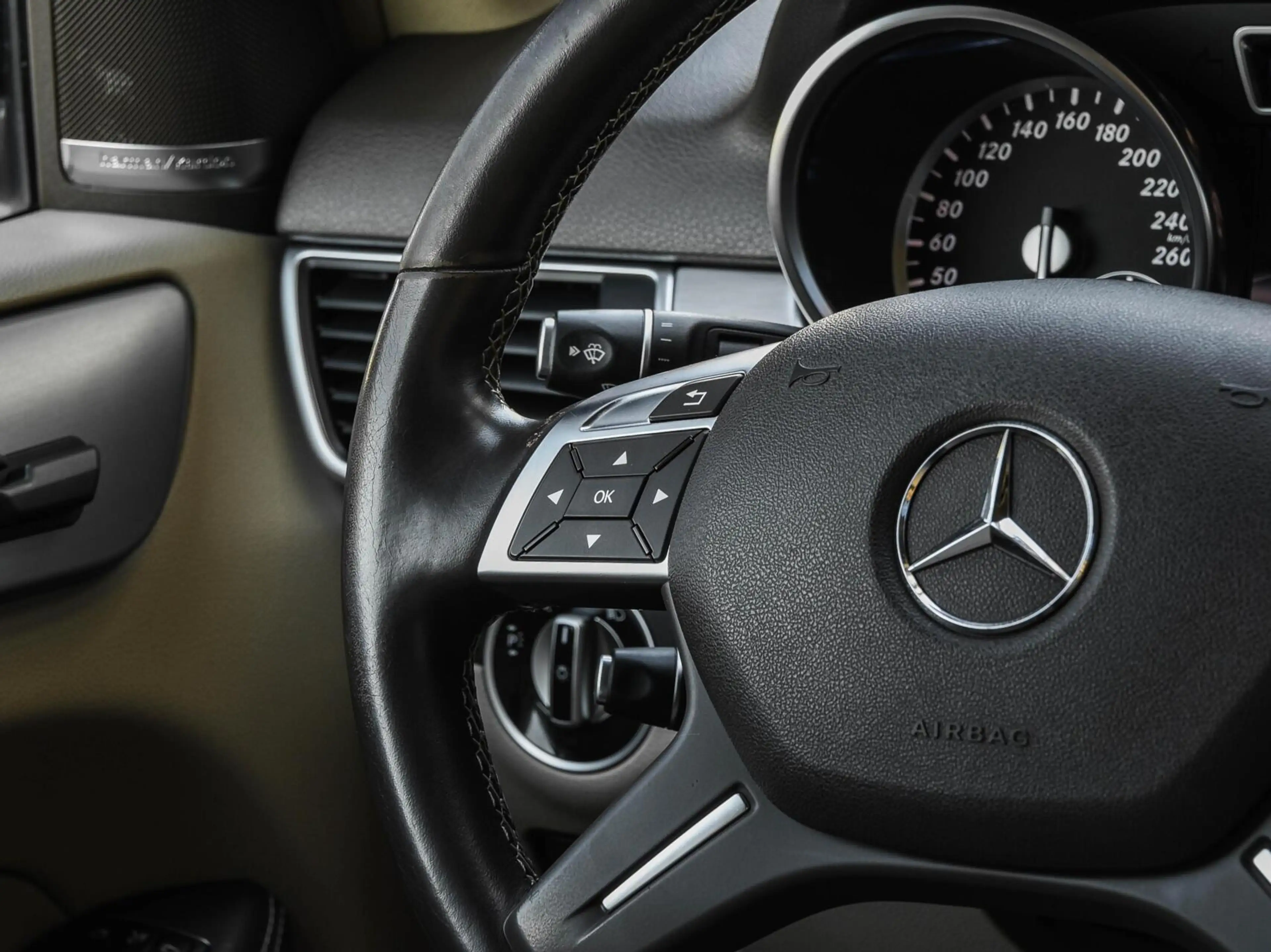 Mercedes-Benz ML 350 M-klasse BlueTEC — photo 13