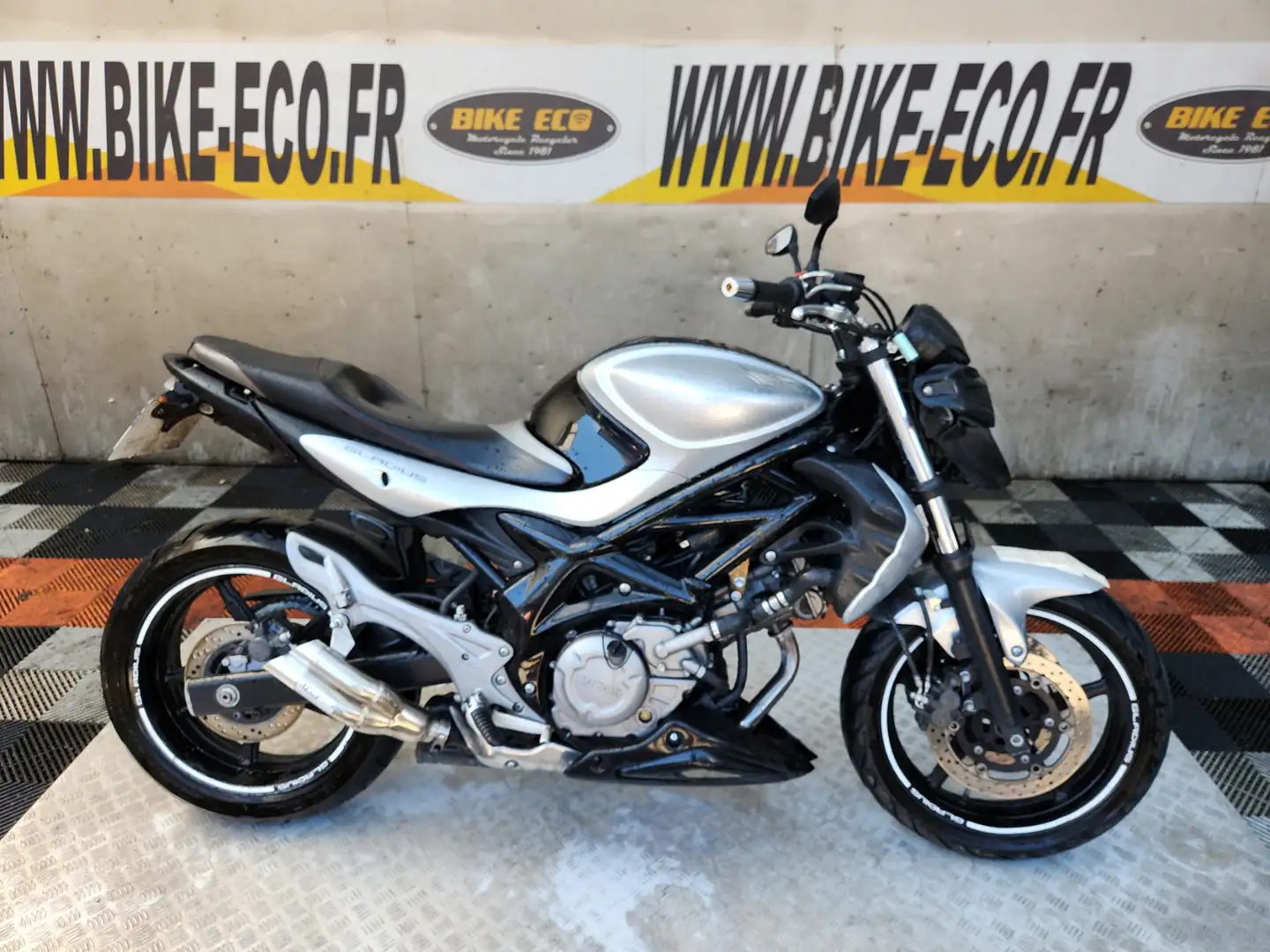 Suzuki Gladius 650 Білий - 1