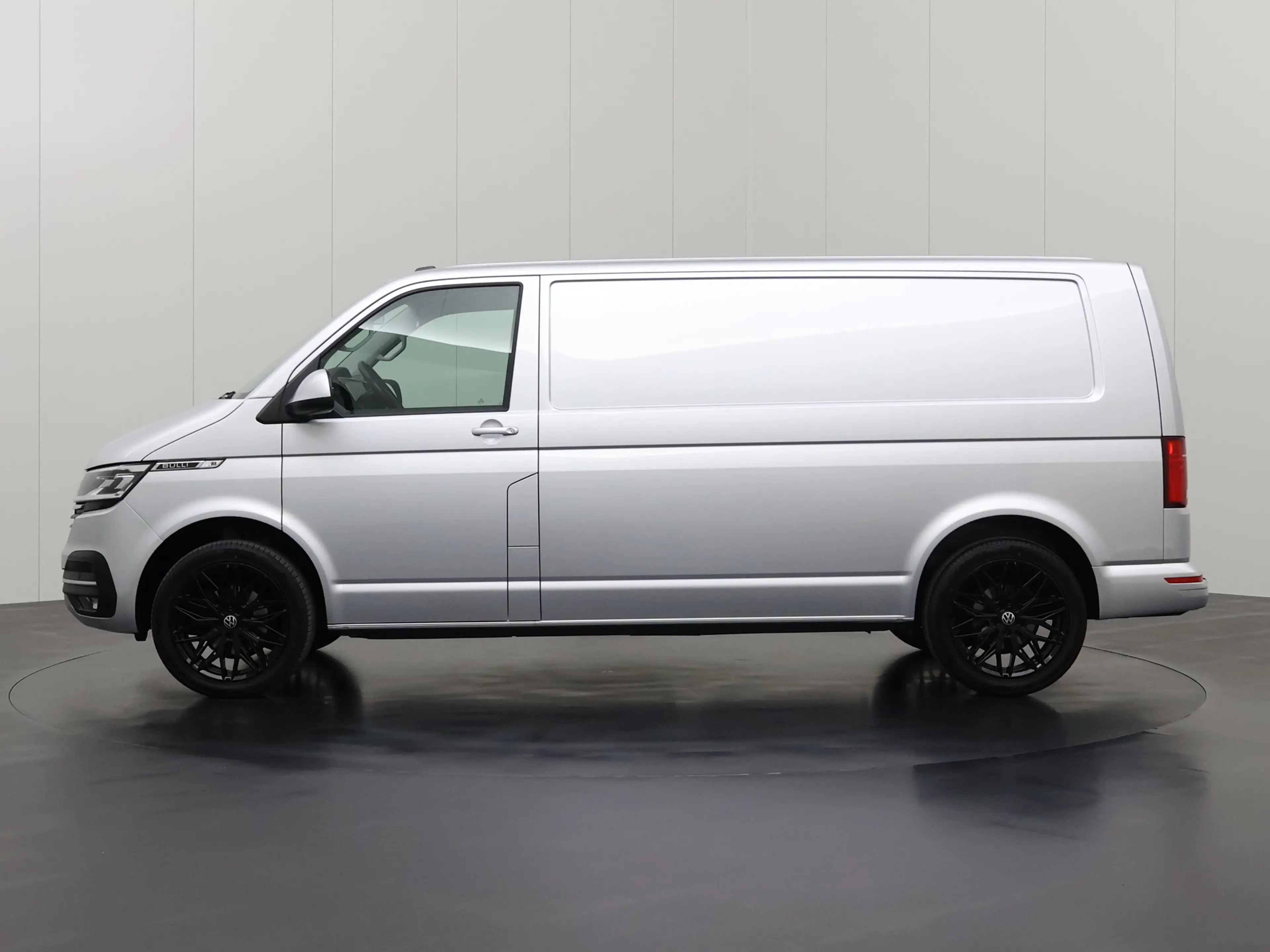 Volkswagen T6.1 Transporter 2.0TDI 150PK DG Automaat Lang Bulli Executive | Na — photo 12