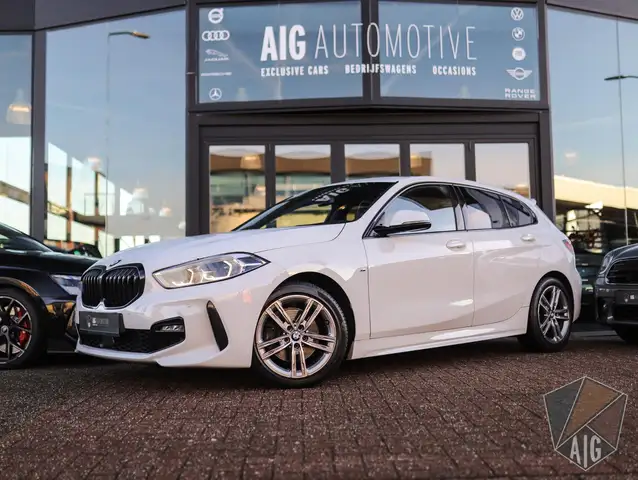 BMW 118 1-serie 118i High Executive | M-Sport | PDC | LED