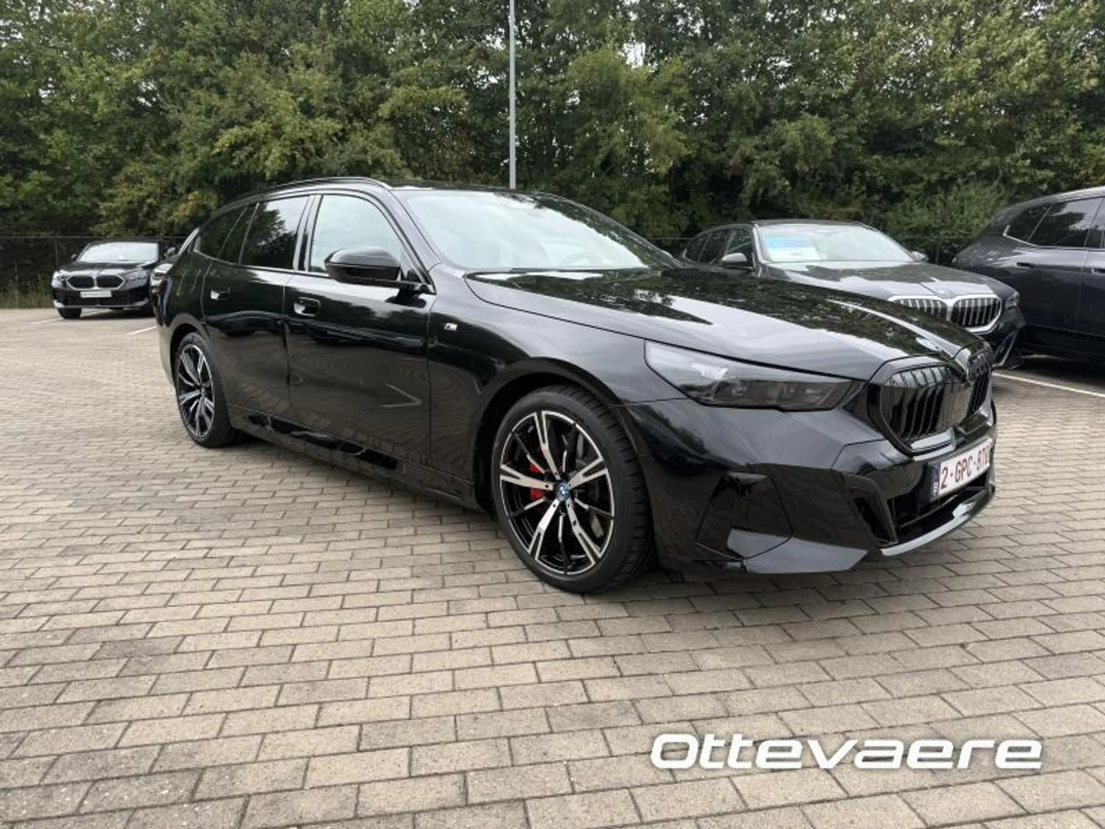 BMW i5 Touring — photo 4
