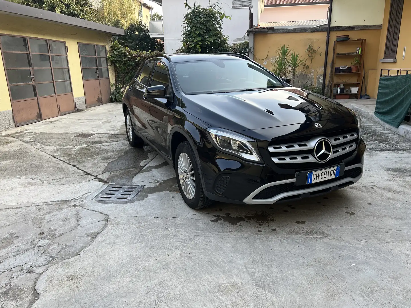 Mercedes-Benz GLA 180 Business - 2