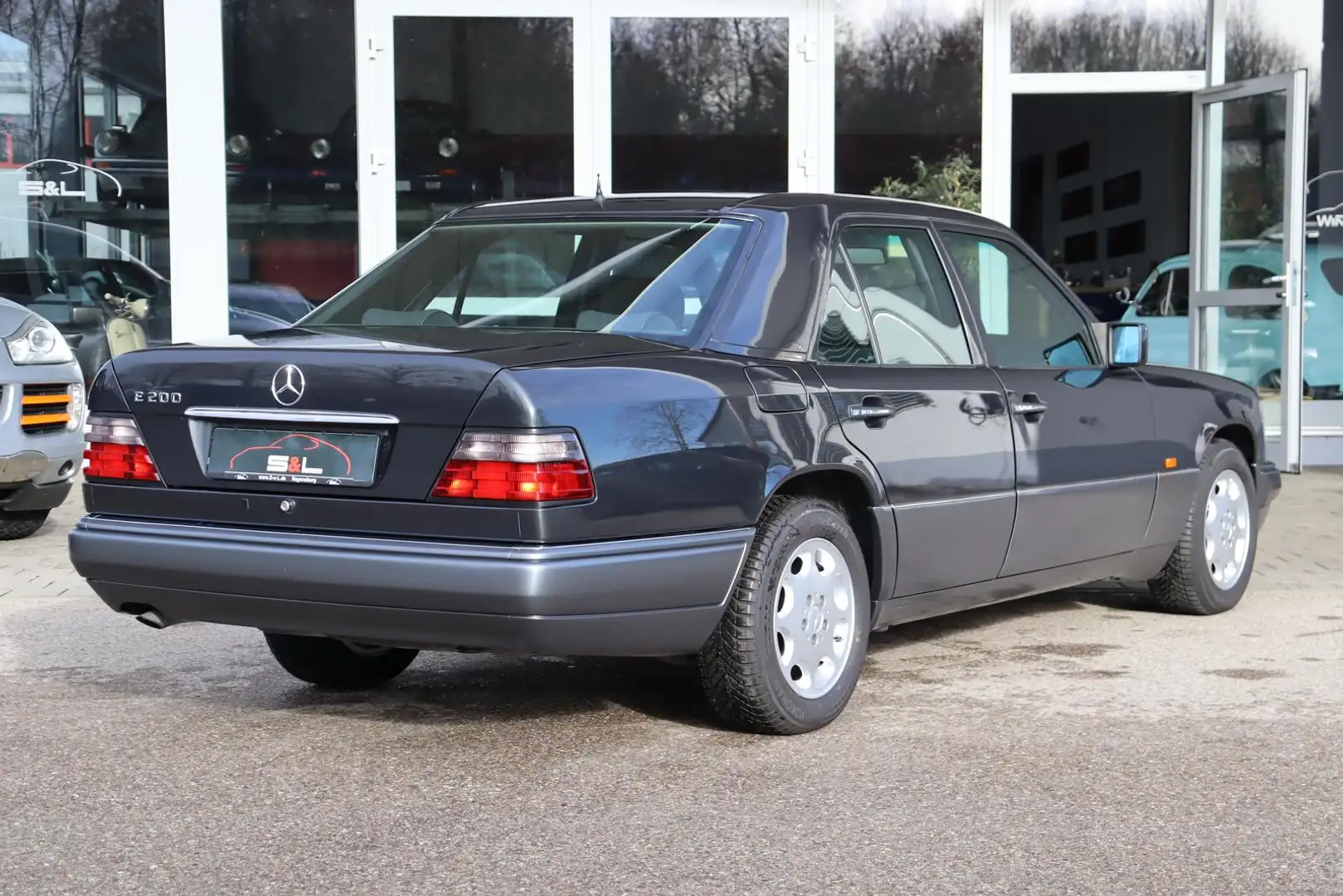 Mercedes-Benz E 200 Lim. W124 2.0 16 V KAT 5-Gang - 43.000 km! Szürke - 2