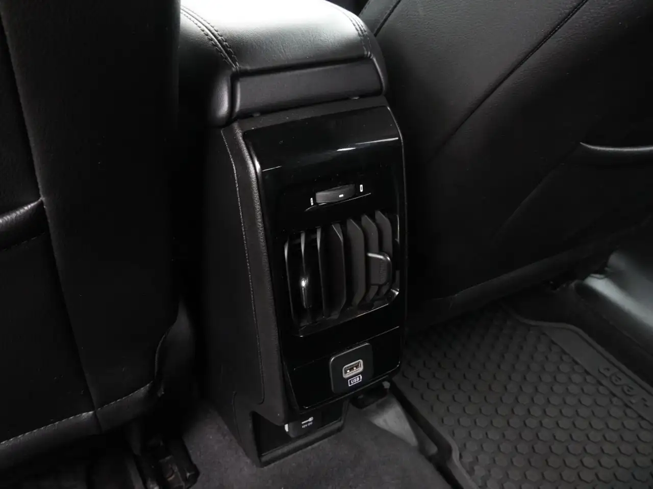 Jeep Compass снимка Jeep Compass