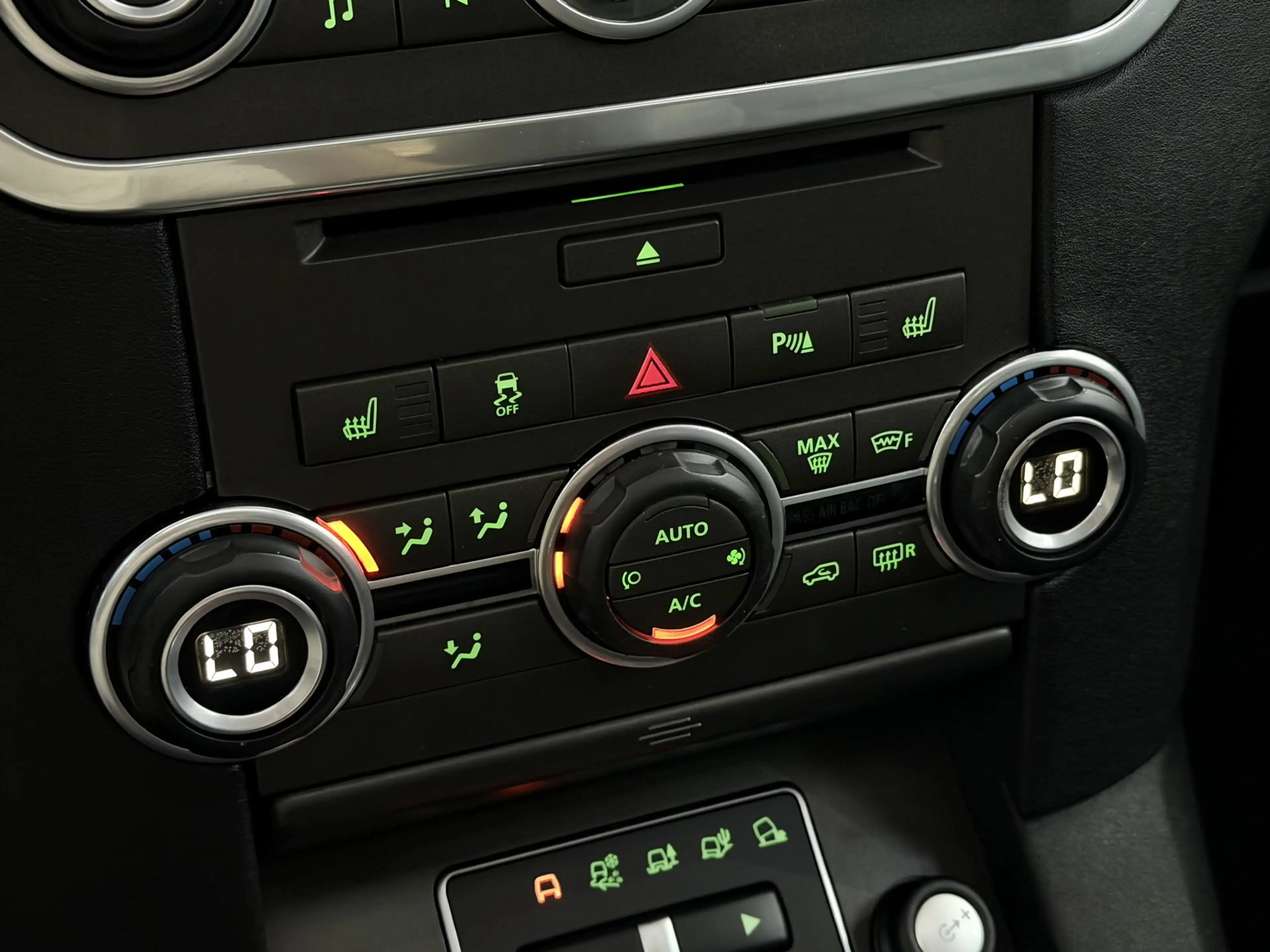 Land Rover Discovery 3.0 SDV6 HSE Luxury Edition 7 persoons Schuifdak, — photo 19