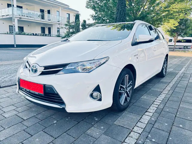 Toyota Auris Hybrid Edition