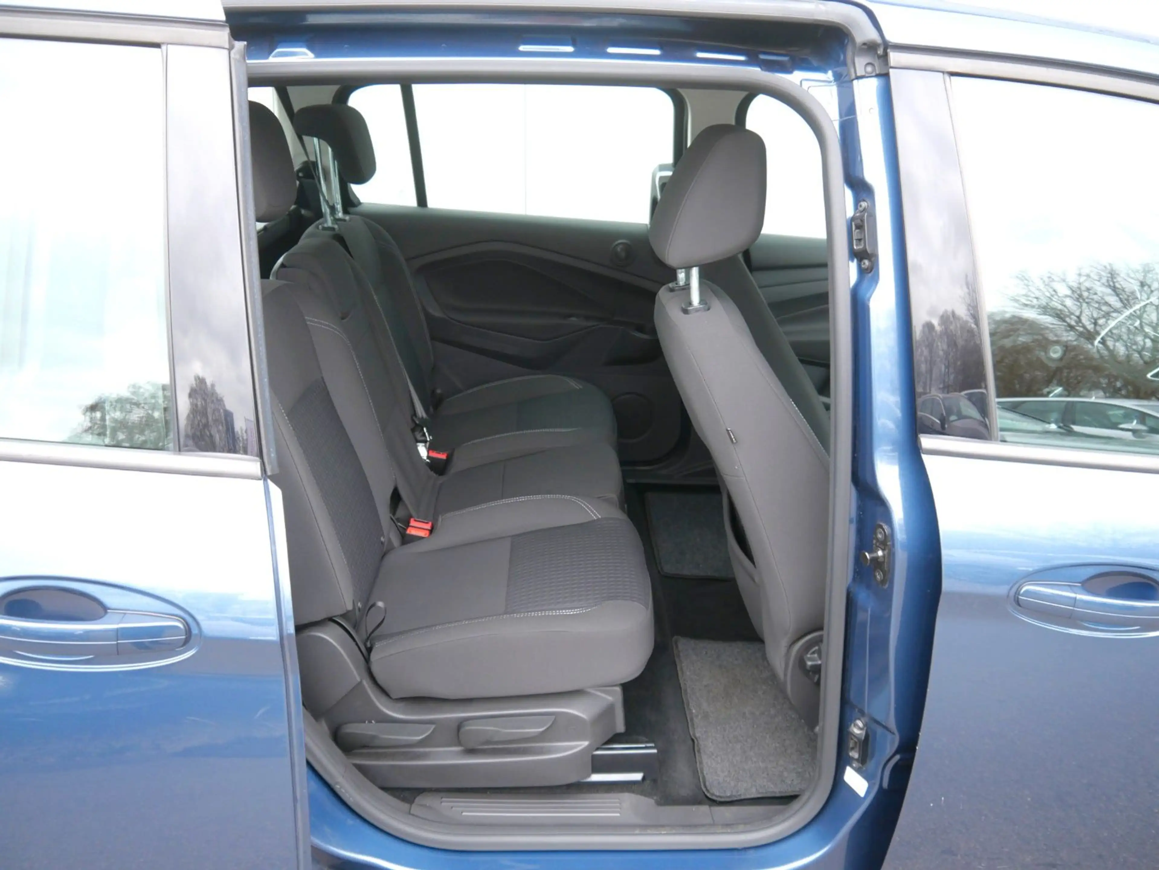 Ford Grand C-Max Grand C-MAX 1.0 EcoBoost Trend — photo 12