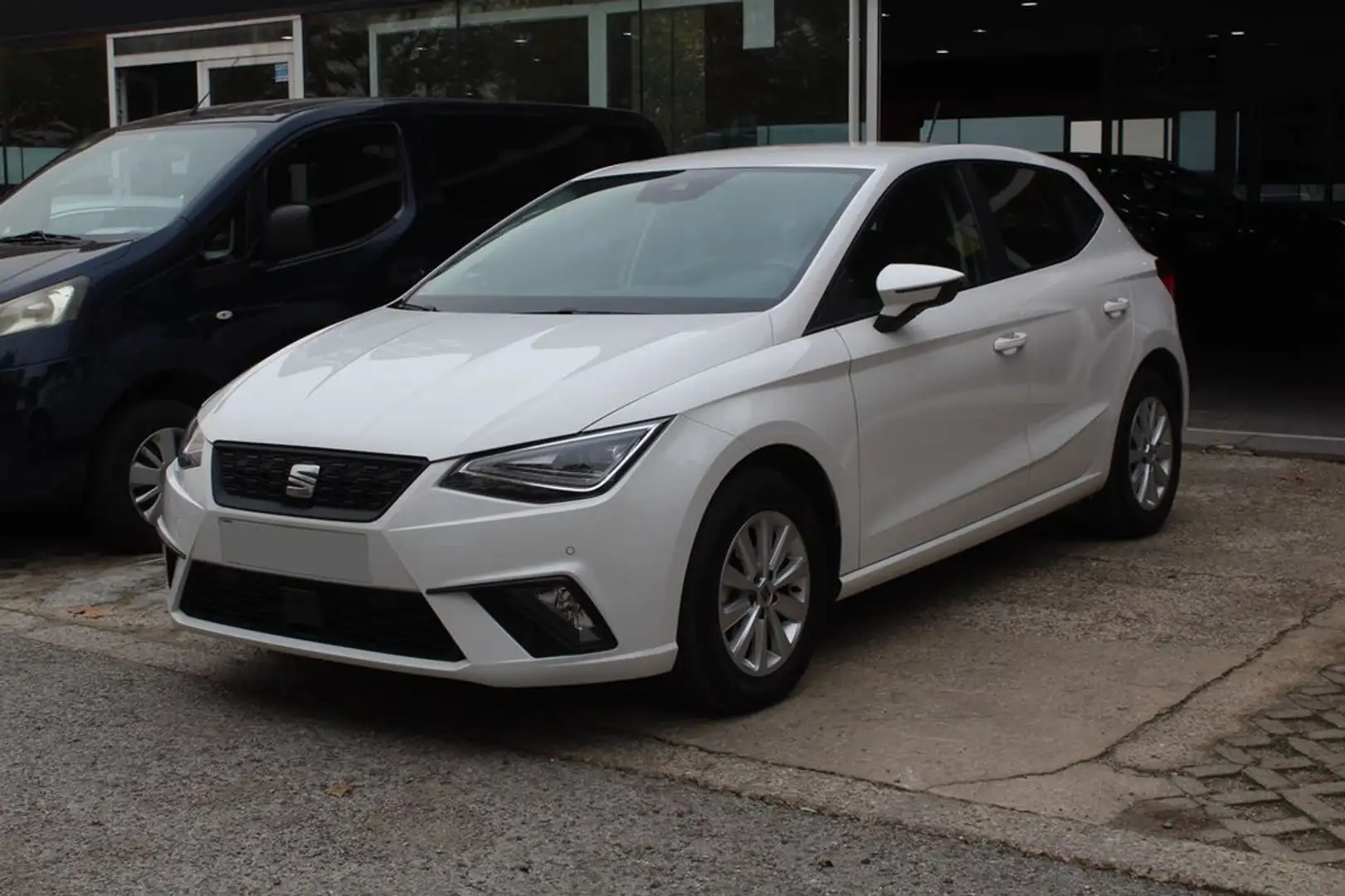 SEAT Ibiza 1.0 MPI S&S Reference Salta 80 Wit - 1