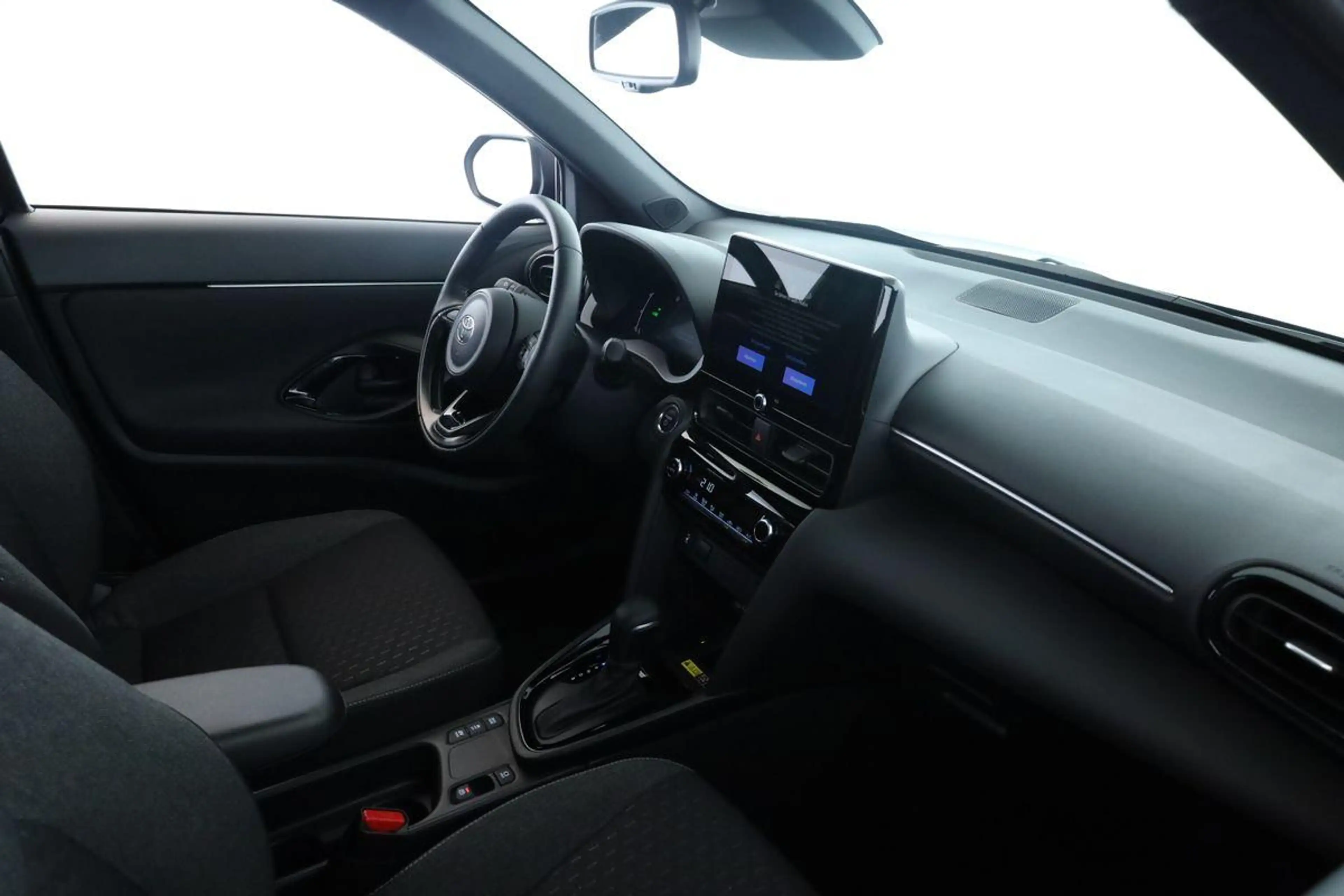 Toyota Yaris Cross Hybrid Teamplayer LED Nav SitzHZ Kam — photo 12