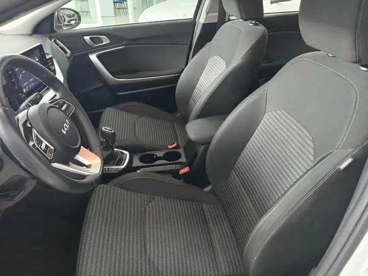 Kia XCeed 1.0 T-GDi Drive 2022, foto 9