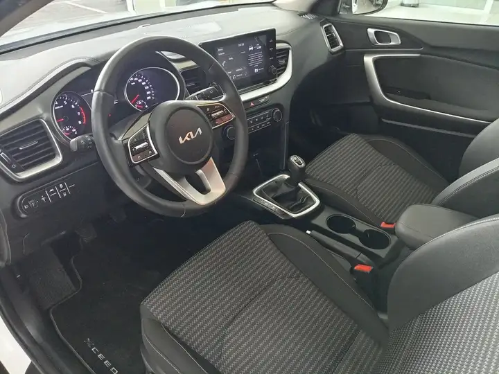 Kia XCeed 1.0 T-GDi Drive 2022, foto 8