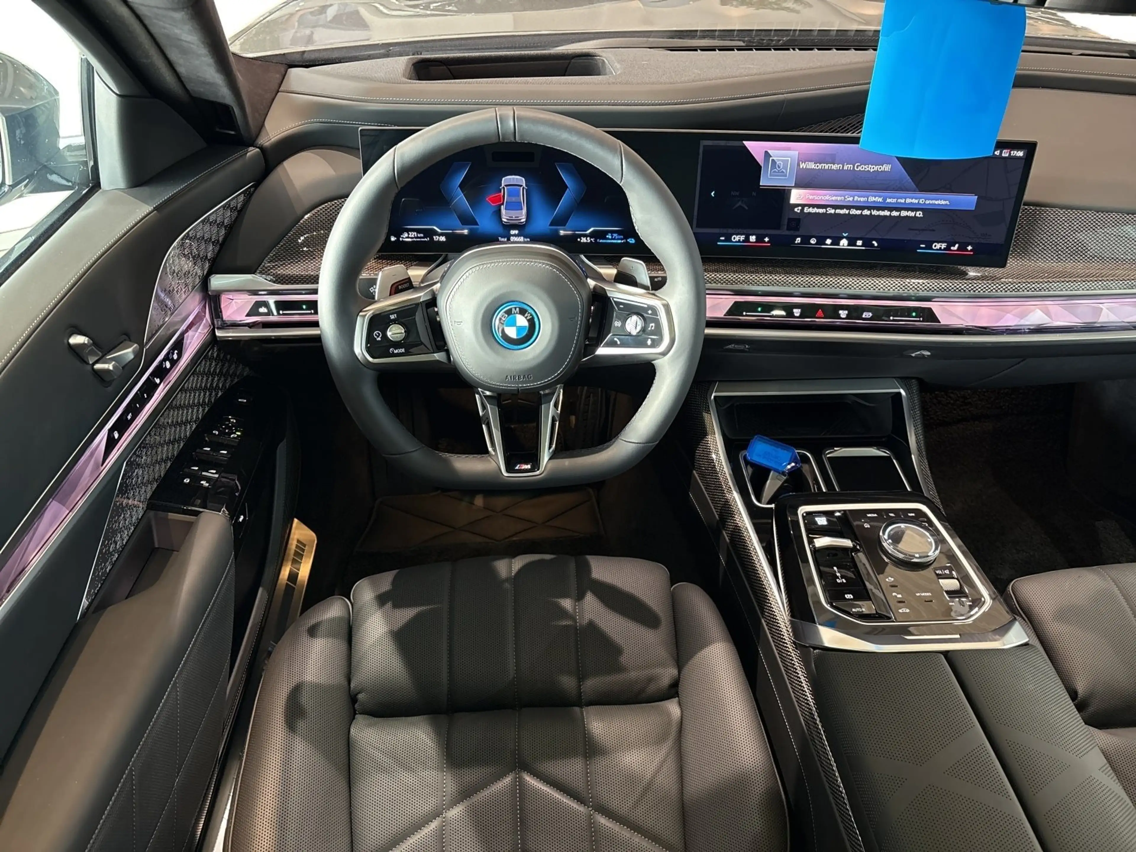BMW 750 e xDrive — photo 13