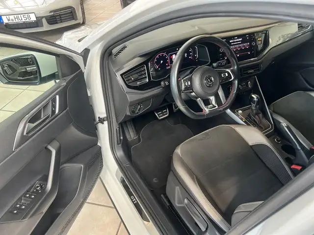 Volkswagen Polo view 11